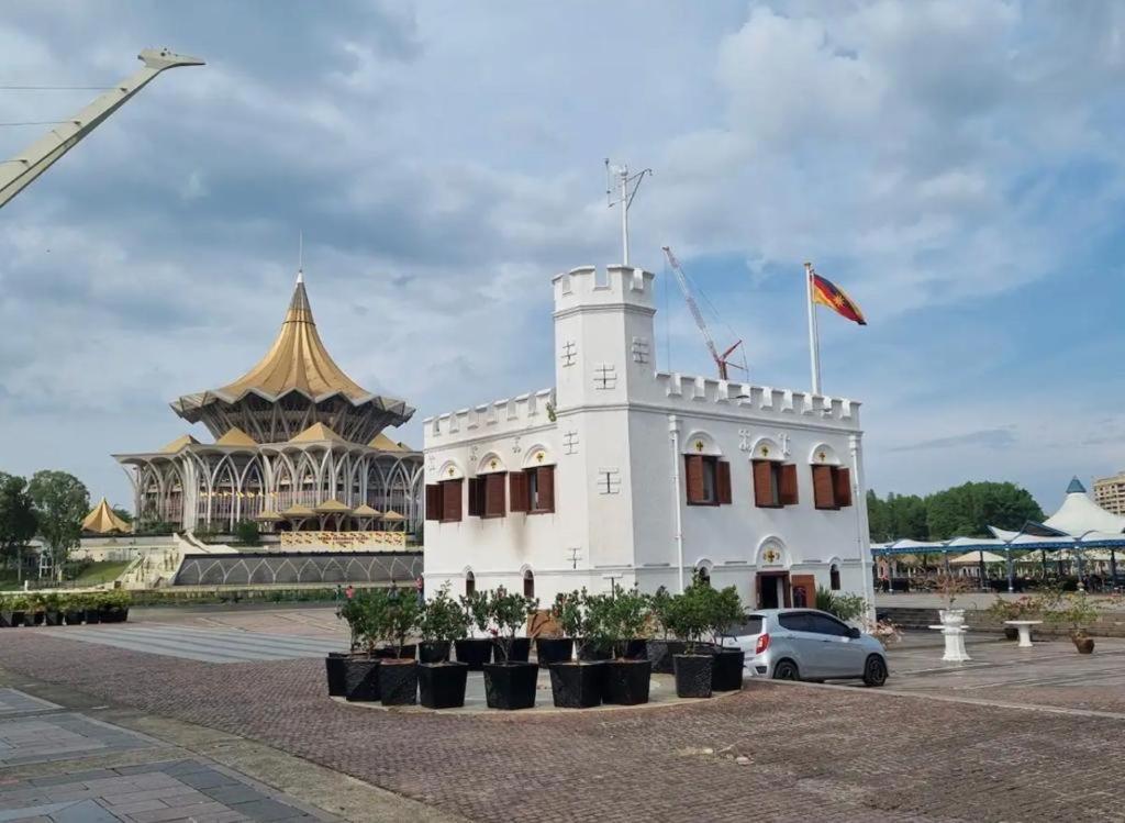 Pangsapuri 4 Pax - Riverine Diamond