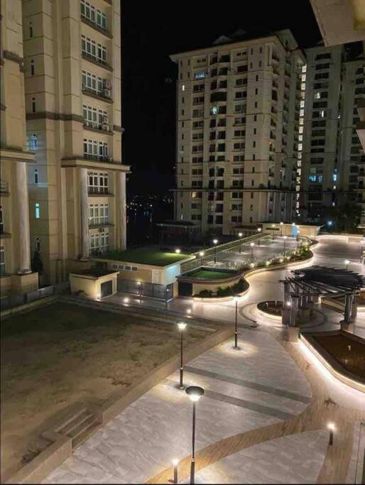 4 Pax - Riverine Diamond *